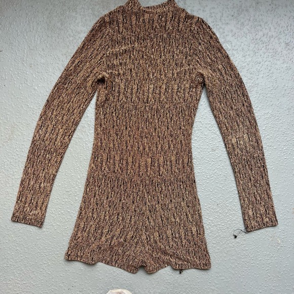 Codigo Gold Metallic Romper Long Sleeve Mock Neck Size Small - Picture 5 of 7